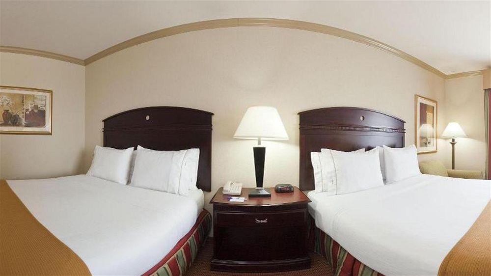 Holiday Inn Express & Suites Wharton By Ihg Ngoại thất bức ảnh